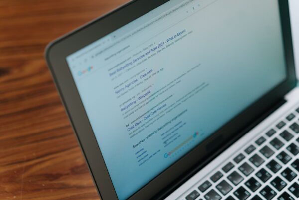 Yapay zeka arama motorlarında marka görünürlüğü ve E-E-A-T güven sinyalleri