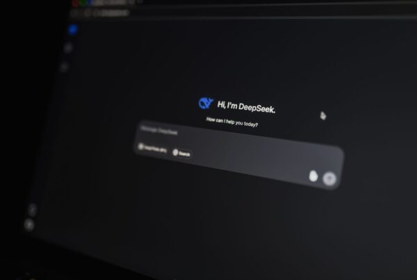 Yapay zeka motoru arama ekranında marka görünürlüğü ve llms.txt optimizasyonu