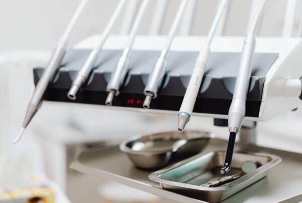 İngiltere'de diş kliniği satın alma ve değerleme süreci
